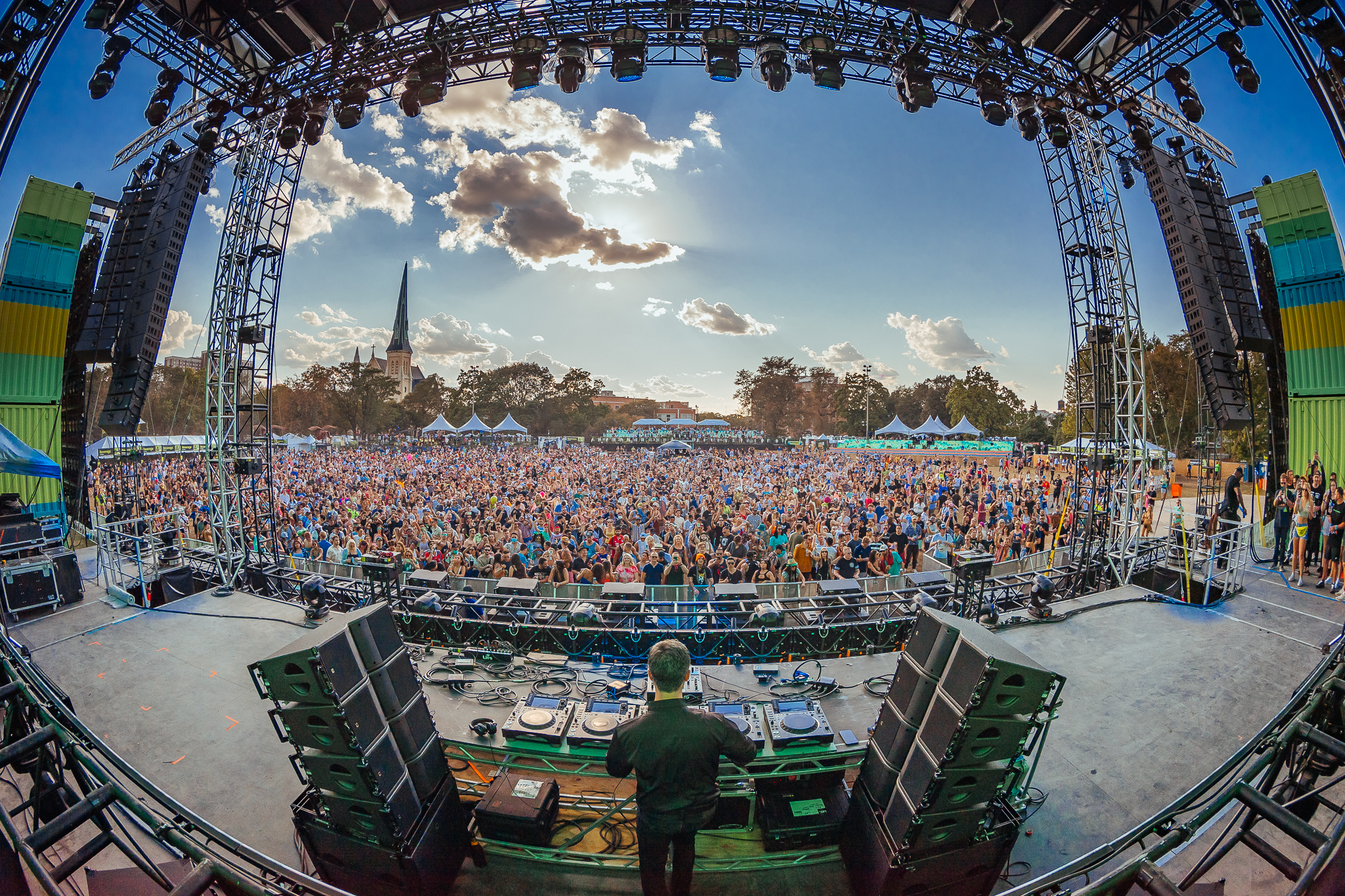 10 Best Electronic Music Festivals | IMusician